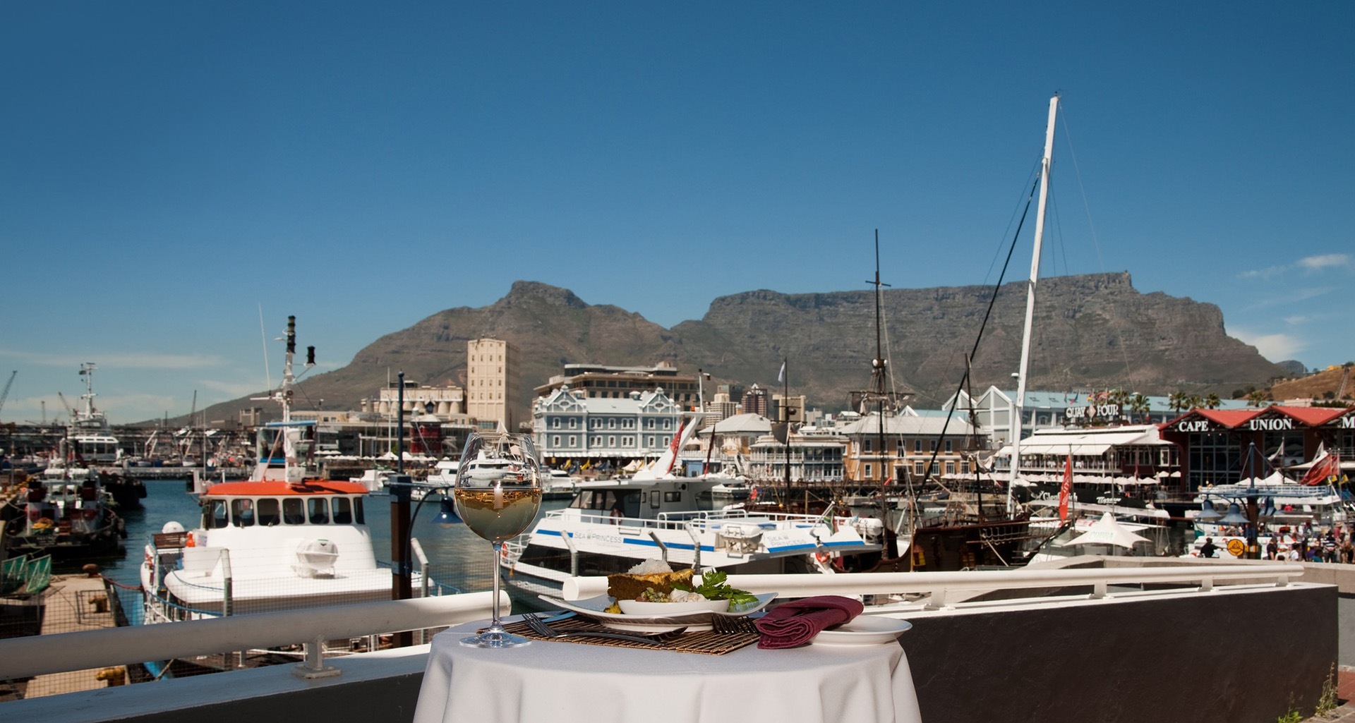 Karibu Restaurant - Slider 1 - 1920x1025