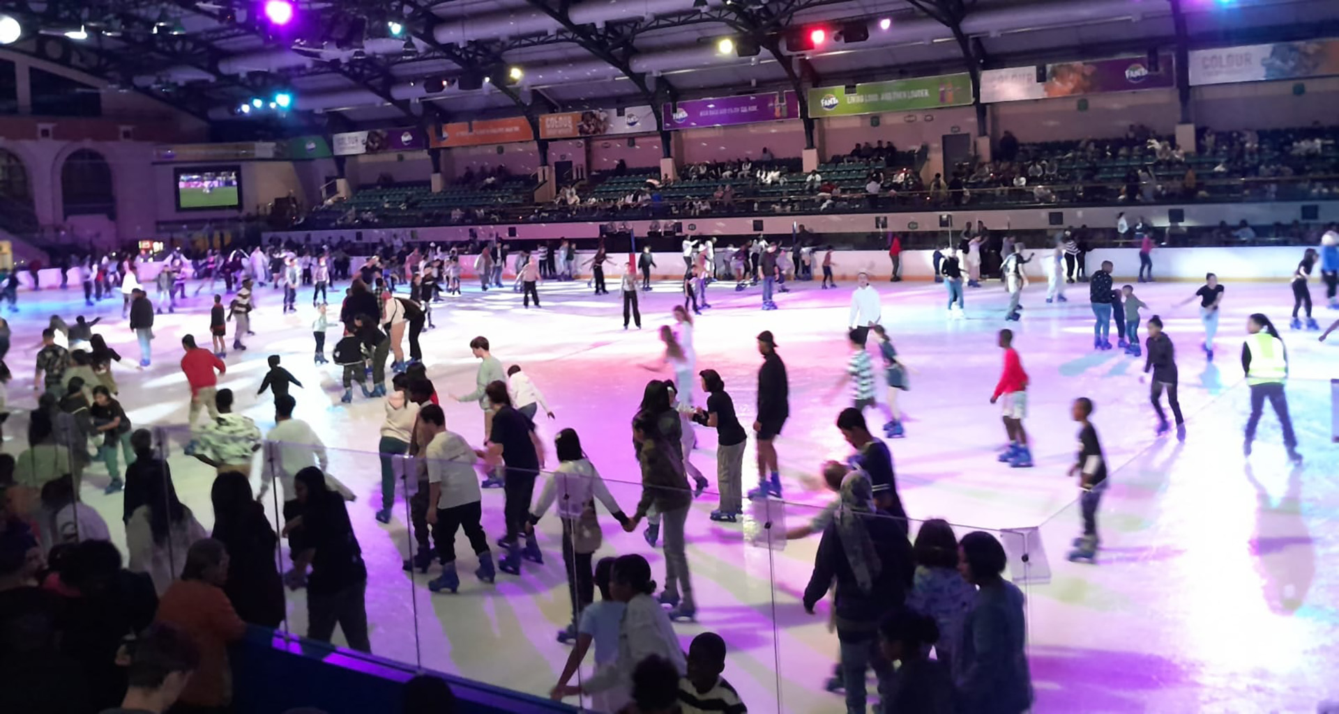 Ice Skating - Slider 4 - 1920x1025