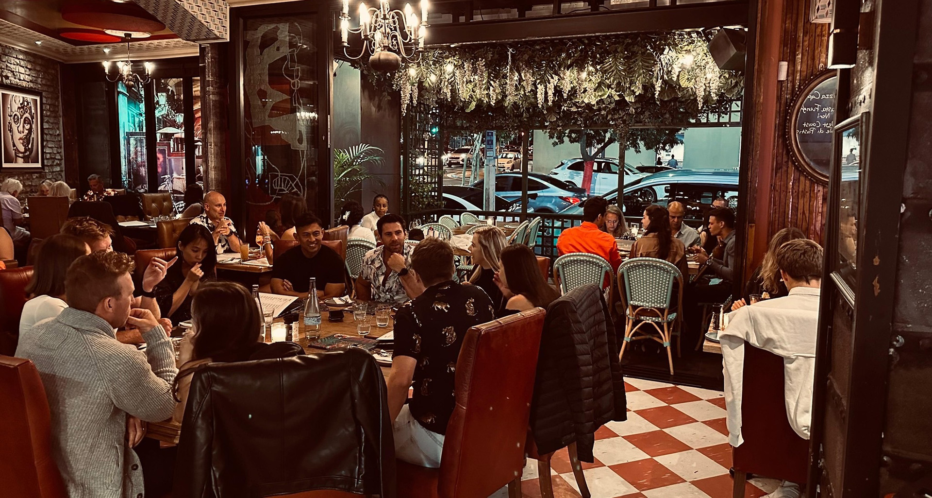 Vixi Social House - Slider 5 - 1920x1025